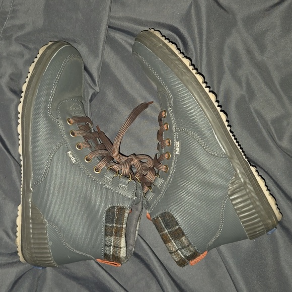 Keds Size 8.5 Tie Gray Short Boot - Picture 2 of 7